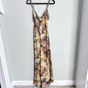 L'AGENCE Brown and Cream Maxi Dress Elegant Lined Abstract Print SP